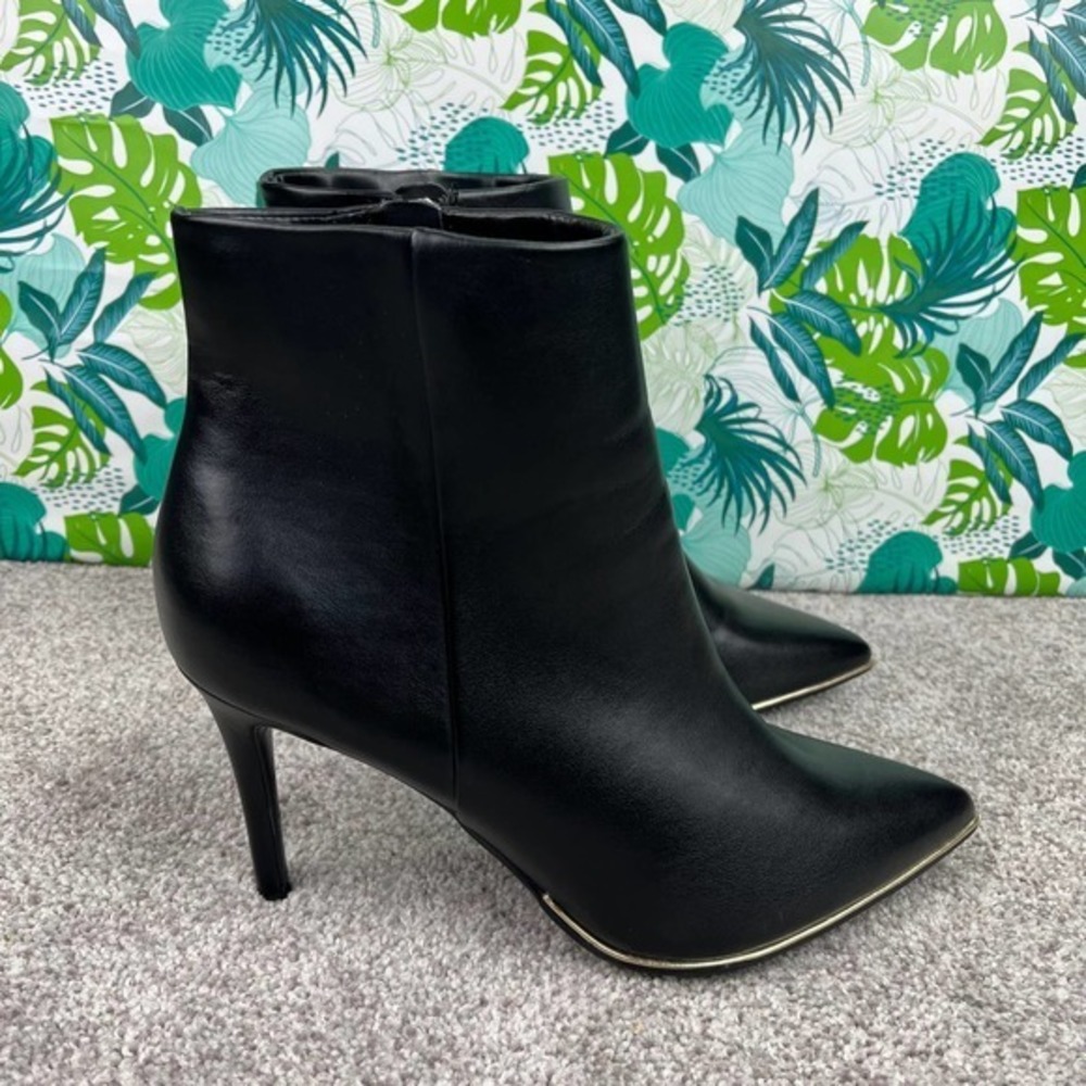 Marc Fisher Black Pointed Toe Leather Ankle Boots